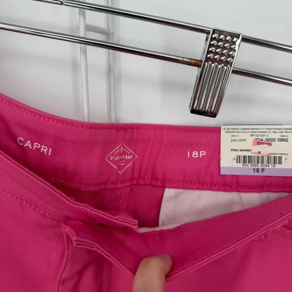 St. John's Bay Capri Pants Womens 18P Pink Mambo Easy Fit Stretch Barbiecore NEW